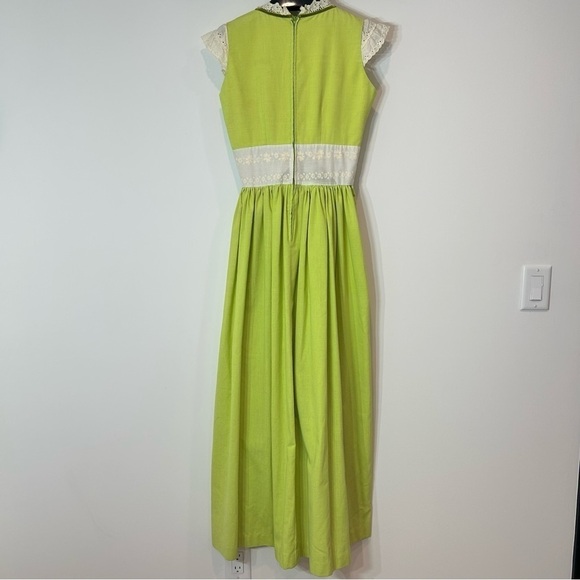 Vintage lime-green V-neck cottage core lace eyelet ruffle dress small women’s - Picture 5 of 10